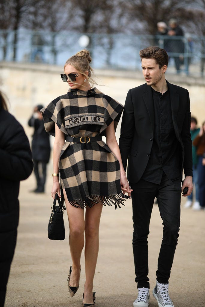 20代編 クリスマス向きのコーデおすすめ15選♡デートの服装にも◎4MEEE