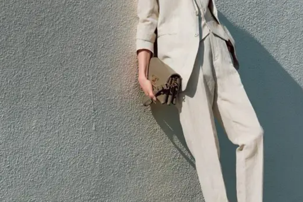 ホテル同窓会の服装50代女性向け！スカートやパンツスタイルなどのおすすめランキングキテミヨ-kitemiyo