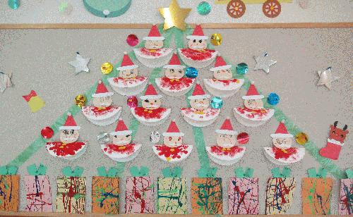 サンタクロース製作 2 歳児～紙コップから顔がひょっこり！保育園でクリスマス会の出し物にも♪