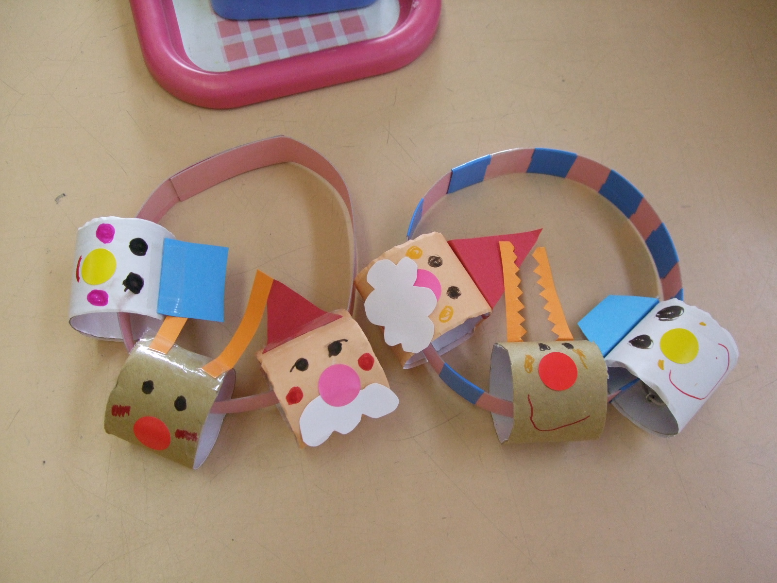 動画付き クリスマスの製作！紙コップで作る可愛いサンタさんチルコレ