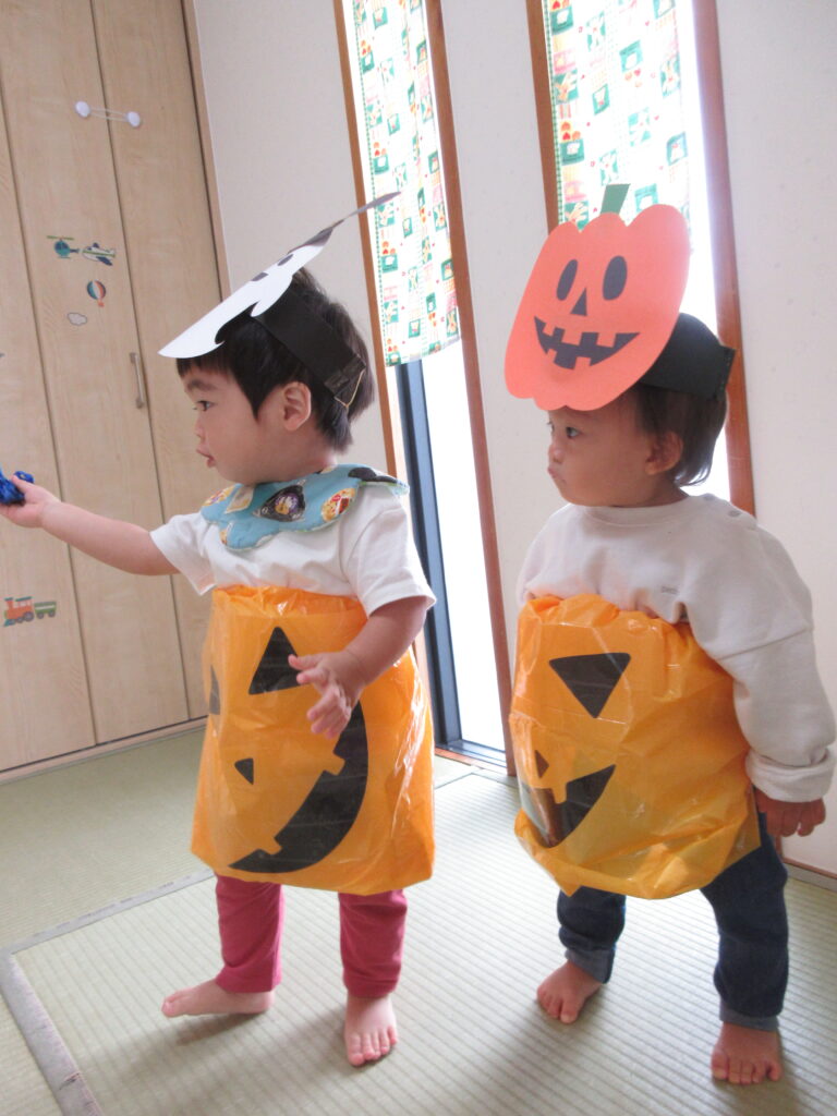 楽天市場 ハロウィン 衣装 子供 かぼちゃ ロンパース カバーオール ベビー キッズ お化け デビル コスプレ 着ぐるみ 仮装 2点セットコスチューム 仮装 パンプキン おばけ デビル なりきり カボチャ 幼稚園 保育園 パンプキン 80 90 100 110 120 130cm :道大商店