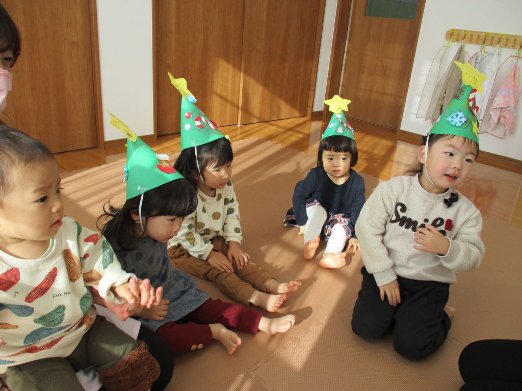 クリスマス製作 2歳児 帽子TikTok