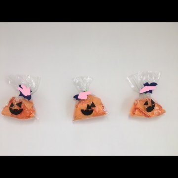 ０歳児のハロウィン製作ルンルンちゃいるど保育園 相模大野駅徒歩3分