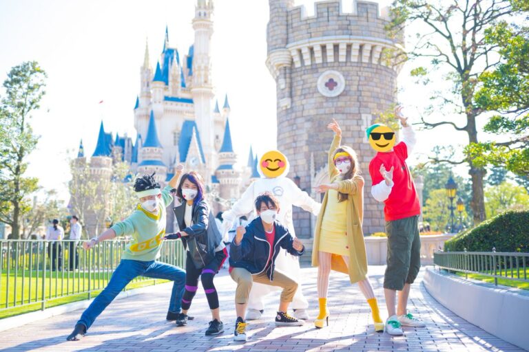 メキシコ版ハロウィン「死者の日」はディズニー 映画リメンバーミーの世界。今年は渋谷ストリーム前で日本最大規模の死者の日を開催するんだって。骸骨メイクもできるしメキシコ雑貨、市場飯もある！メキシコ 行かない人は渋谷へどうぞ