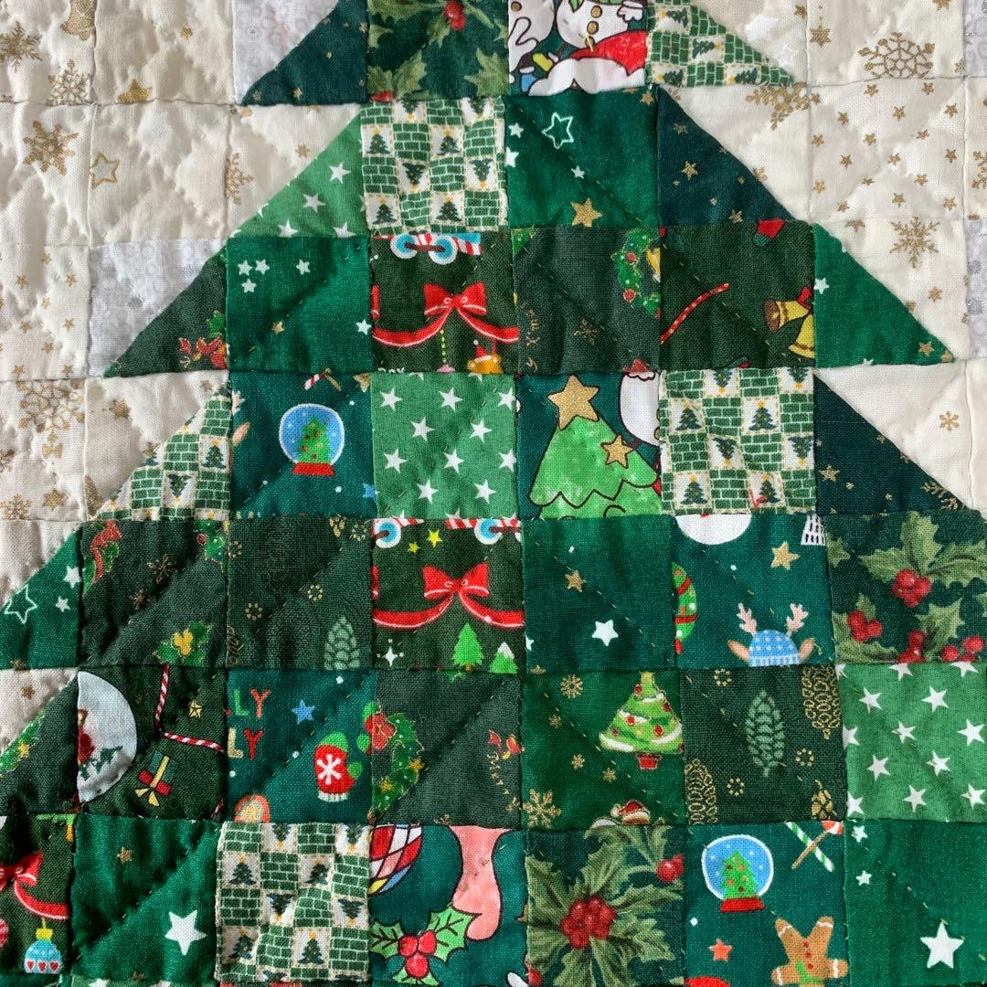 クリスマスキルトタペストリー クリスマスツリーの通販 by kurotowaプロフ必読's shopラクマ
