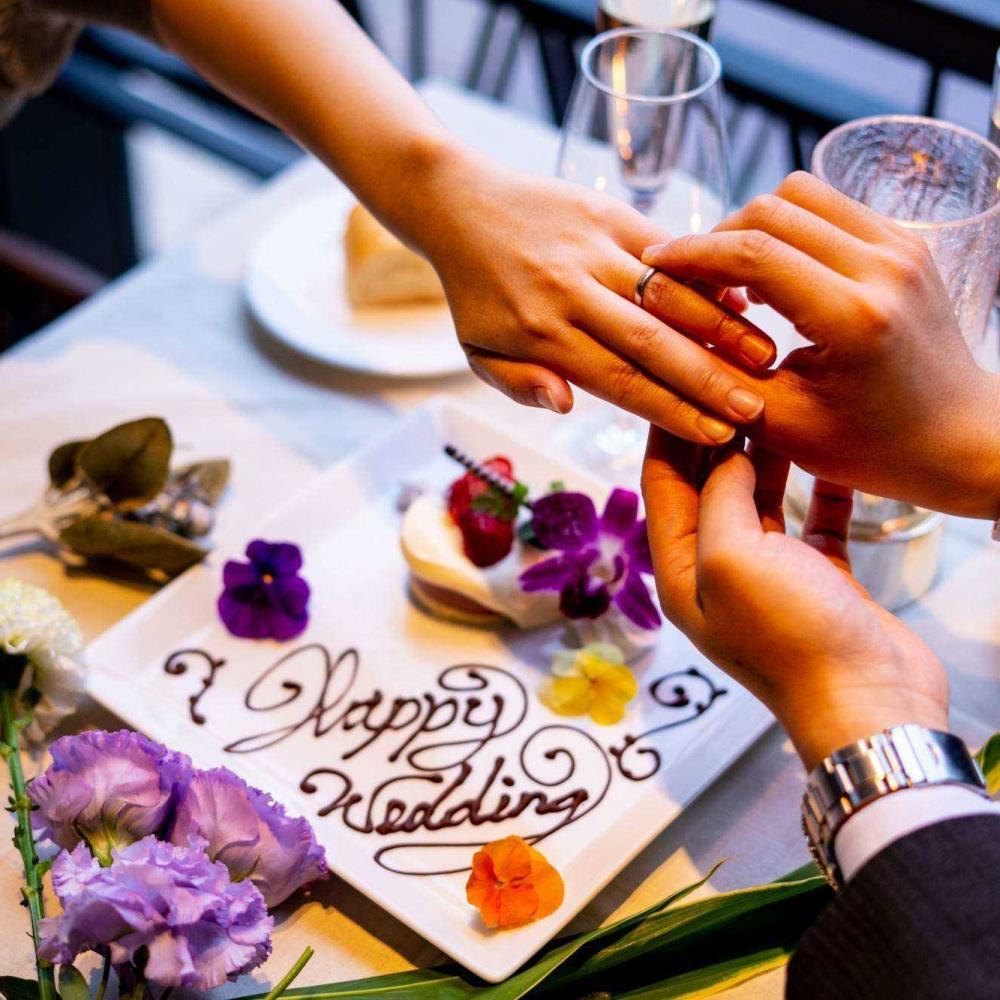 プロポーズを考えている方必見！プロポーズのメッセージとケーキについて