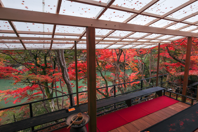 嵐山秘景祐齋亭＋龜山家：依傍翡翠色大堰川和式窗景，今夏首推綠意美景- 日和Hiyori