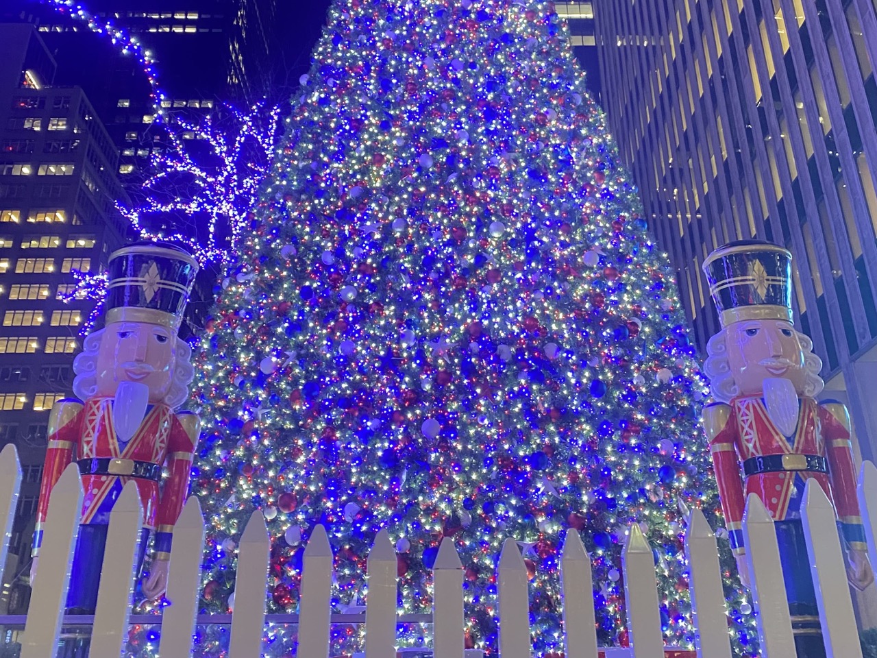 ロックフェラーのツリー点灯式は12月第1水曜日♪ニューヨークで過ごすクリスマスのおすすめスポットトラベルスタンダードジャパン