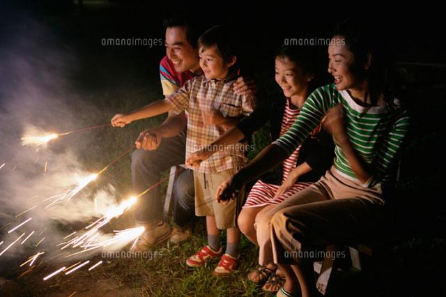 ゆんフリー写真素材集 : No. 10030 手持ち花火の輝き日本東京