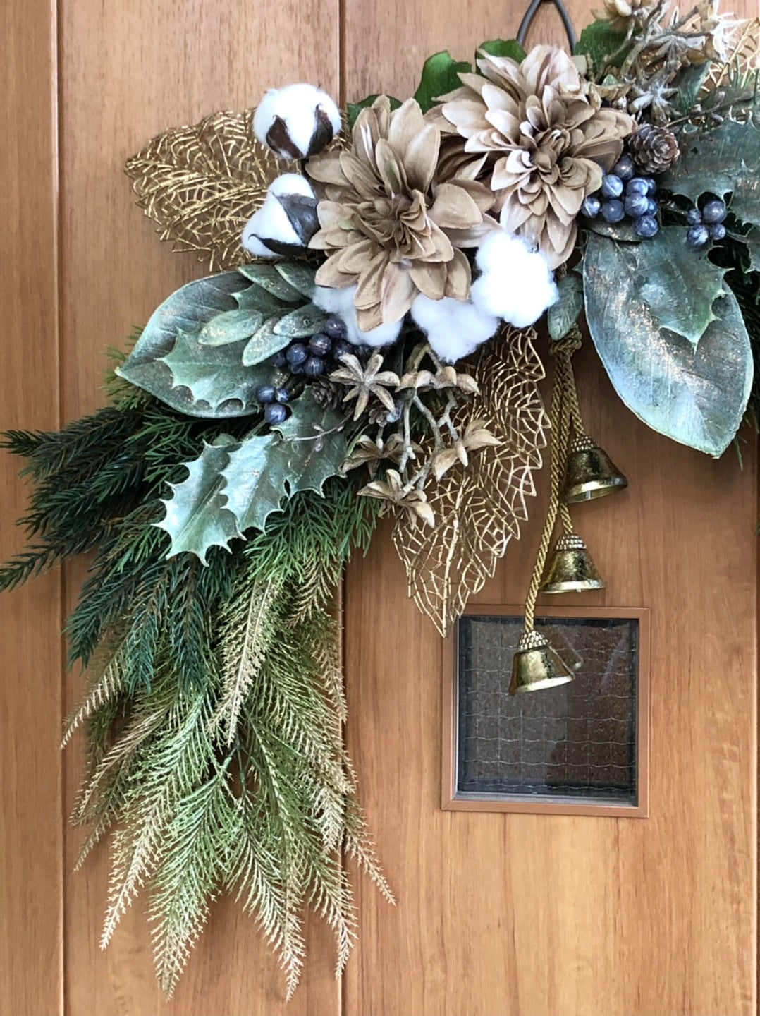 c073-3：クリスマスグリーンスワッグ3～お部屋はもちろん、玄関ドアや門扉などエントランスにも飾れるクリスマスリース