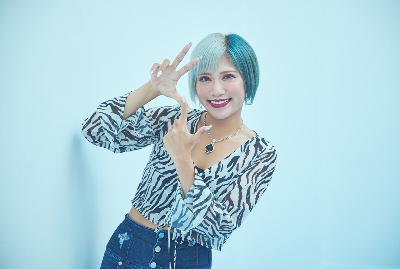 いらすとやパーティちゃん 初コスプレ - LINE スタンプLINE STORE