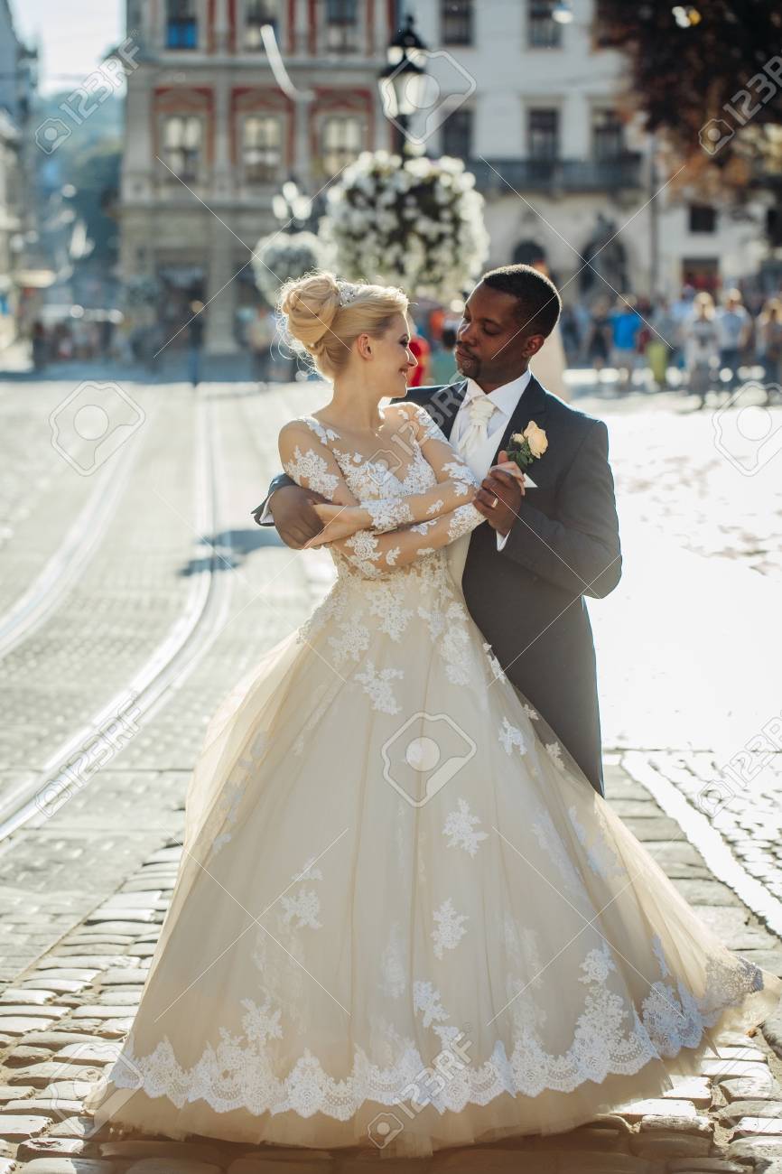 アメリカ・フェレーラ編大女優の邸宅を貸切ったガーデンウエディング