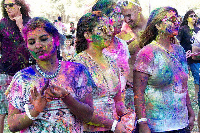 インド人楽しすぎ ホーリー祭が過激すぎたwwww inリシケシュ 4K世界一周女ひとり旅