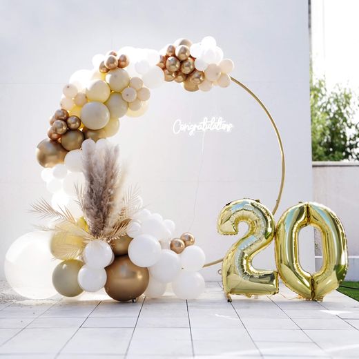 恋人を感動させるバルーン装飾サプライズを成功させるためのコツ８選ホテルサプライズ バルーン装飾はアニプラバルーンへ