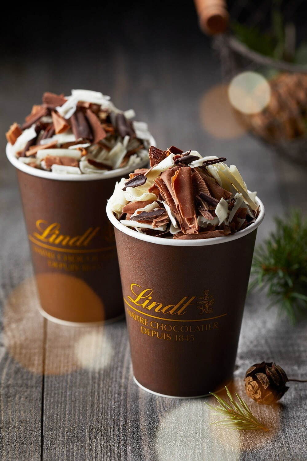 クリスマス恒例、手書きメニューと、 キラキラドリンクメニュー🎄✨ 今年のドリンクメニューのテーマは、南国ハワイのレトロなバーにあるみたいなメニュー🌺🌴🍸どんなだ😂 好きにやらせてくれてありがとうございます🐖飲食店メニュー クリスマスメニュー 手書き