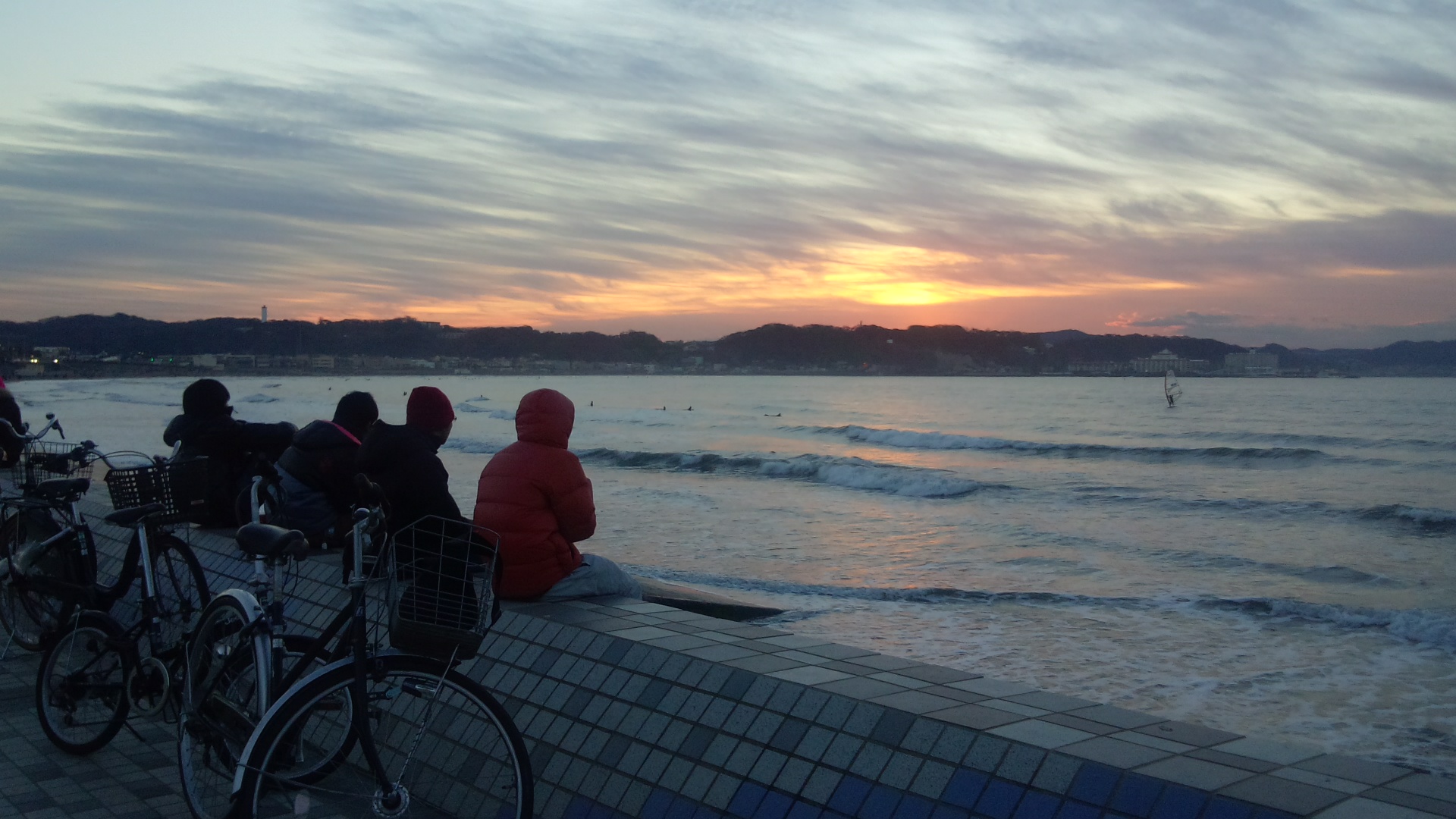 🌅初日の出朝活 ** 鎌倉ネタはココにまとめてます👍かごラン鎌倉湘南 ** あけましておめでとう御座います。本年もどうぞよろしくお願いいたします🙇 **鎌倉暮らしランrunningランニングジョギングjogging아침런散歩walkingウォーキング鎌倉