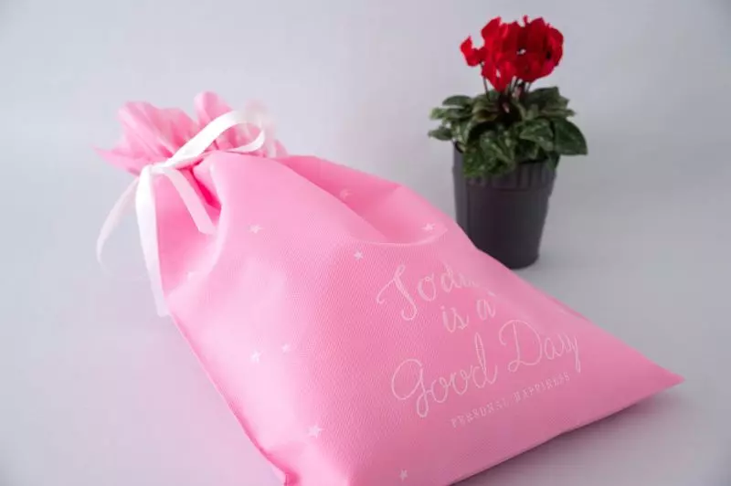 DAISO誕生日おめでとう 祝儀袋万型ポチ袋バースデーケーキ2枚入り3枚入り計5枚