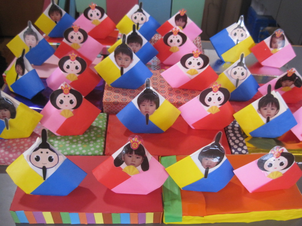 ひな祭り製作焼津・三島・沼津 0歳～2歳までの認可保育園 グローアップ