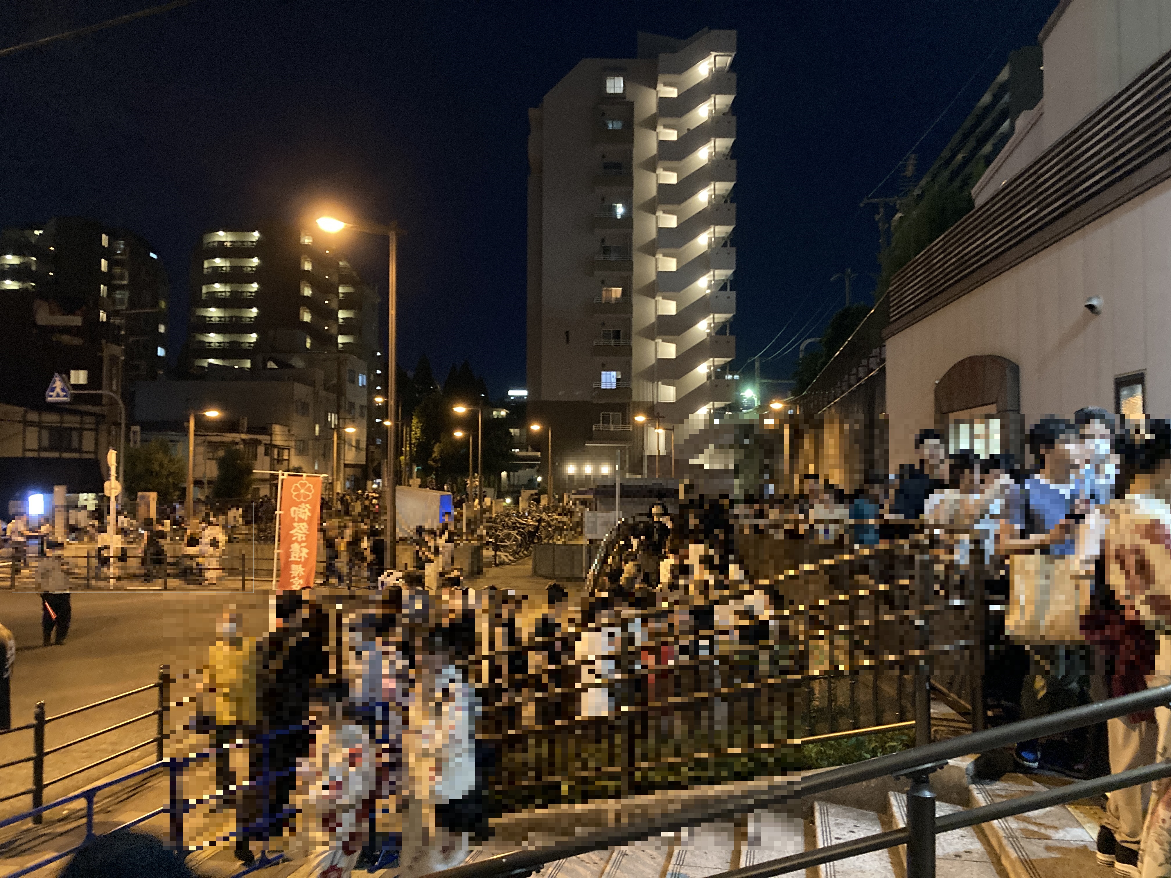 天神祭の影 駐車場で飲み食いする若者 指摘した記者には「黙れお前」大量のゴミ散乱・立ち入り禁止も無視・多くの人が信号無視も「酔うとってわからへん」特集MBSニュース