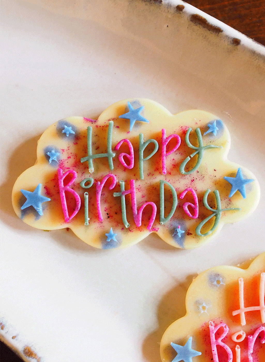 プレートバースデーケーキトッパー 名入れ 木製 ケーキトッパー 木製ケーキトッパー ネームプレート 誕生日 バースデー 装飾 パーティーバースデーグッズ テーブルコーディネート バースデーフォト ウェディング 結婚式 挙式プレートバースデーケーキトッパーTheFLOW