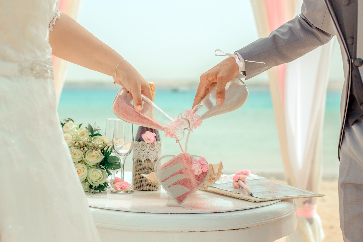 大人気のゲスト参加型演出「サンドセレモニー」色の選び方ARCH DAYS