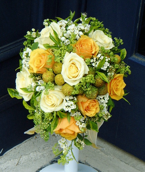 黄色 バラ 花束 50本 お祝 歓送迎会 還暦祝い 60本 結婚式 母の日 プロポーズ108本 100本 薔薇 ビタミンカラー 黄色のばら 傘寿 米寿生花 バレンタイン 誕生日 サプライズ 卒業式 誕生日プレゼント バラ 記念日 ギフト 薔薇の花束