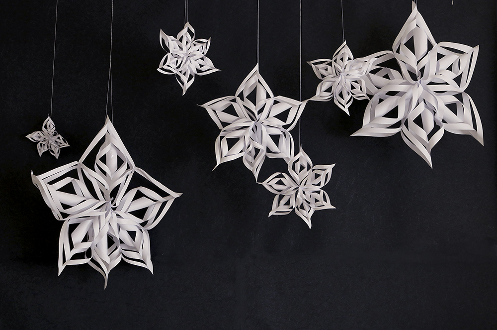 季節のかわいい飾り付け用紙工作-手作り卓上ミニクリスマスツリー図工人