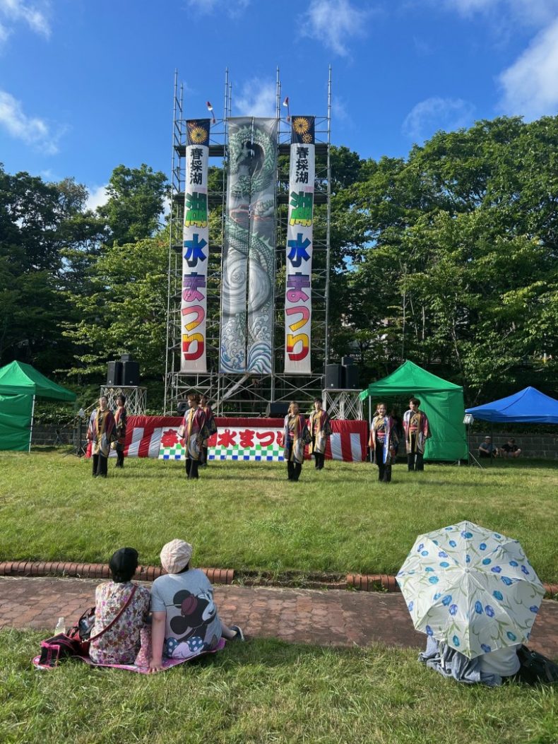 大沼湖水まつり道南・七飯町で100年以上続く夏の風物詩たびらい