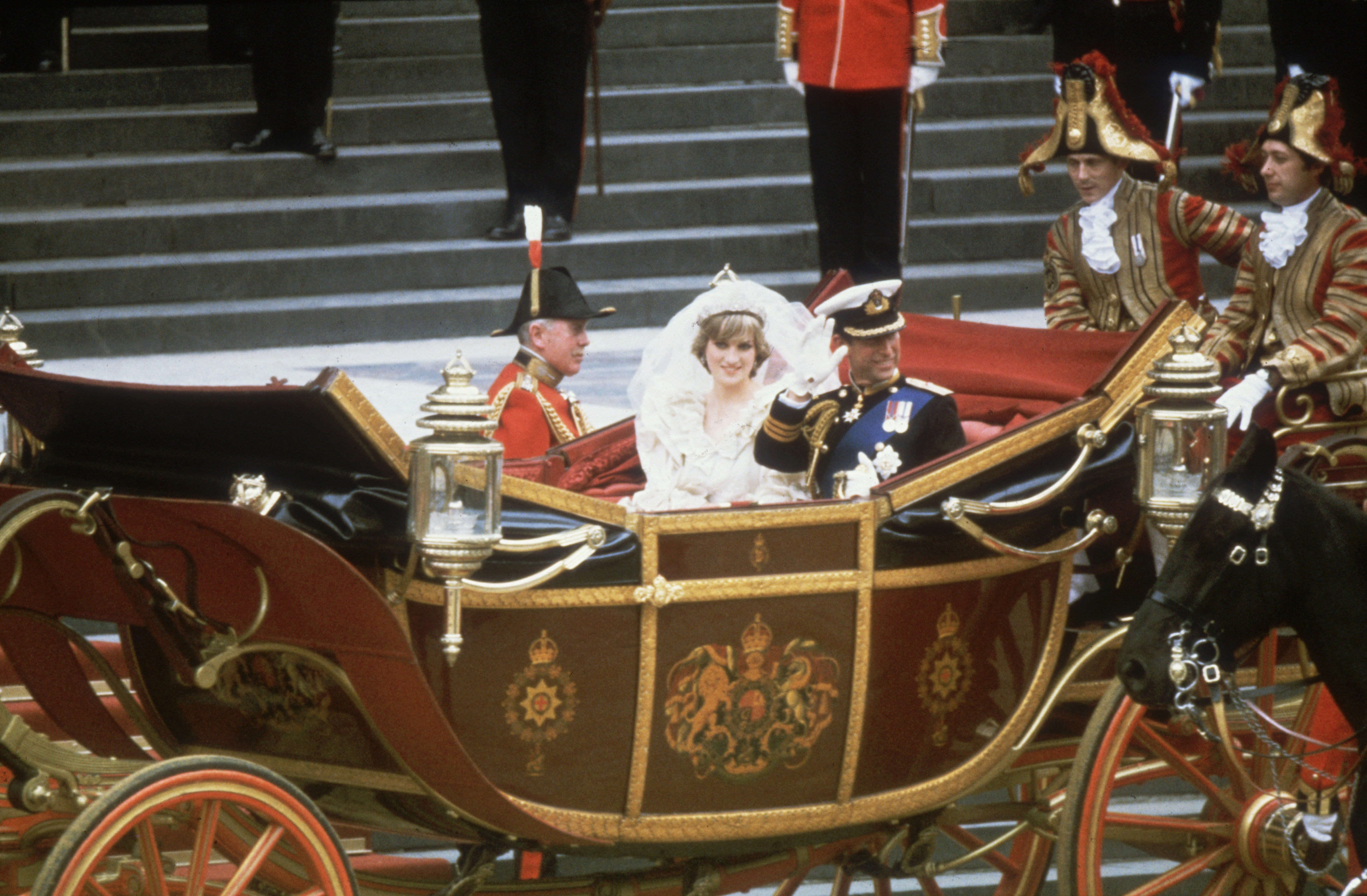 結婚式で馬車はあり？ ゲストも盛り上がる！馬車演出をすべき理由4選Bride＆Groomブラグル