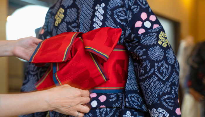 楽天市場 着物 女性用 花柄 和風デザイン 赤い帯 おしゃれ 大人可愛い 夏祭り 花火大会 デート 撮影衣装 普段着 初心者向け 旅行 浴衣美人 上品夏コーデ 和装 和服 夏イベント 花柄浴衣 浴衣セット 着物風浴衣 撮影用浴衣 浴衣コーディネート 女性浴衣 おしゃれ浴衣