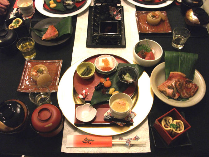 100円均一やプチプラでできる お正月のテーブルコーディネート ①食器・箸など公式 大人のおしゃれ手帖web