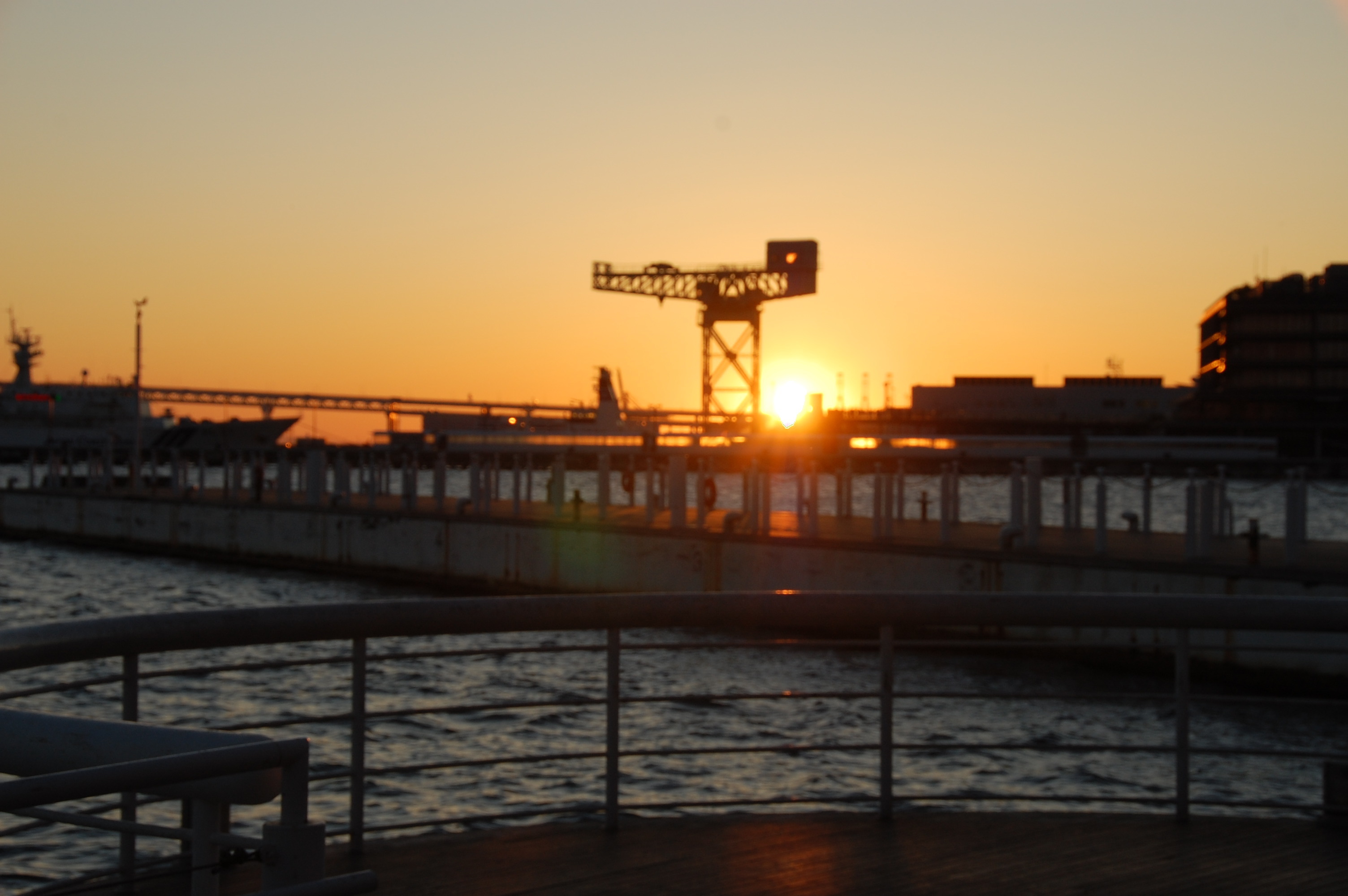 横浜 臨港パークより初日の出 ２０１６ - 四季の風景