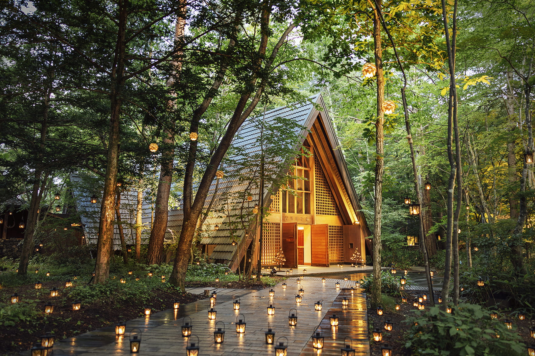 軽井沢 でイルミネーション ！軽井沢高原教会 は森のキャンドルナイト ！ハープやイベントも楽しもう！駐車場・混雑 - 子供とお出かけブログwith kids Tokyo