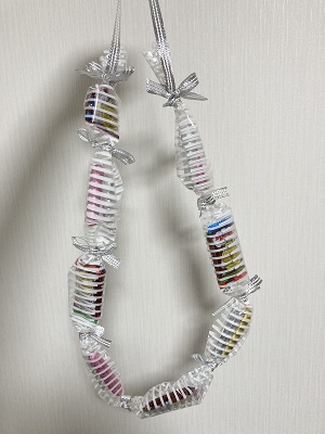 ハロウィンのラッピングアイディア満載！お菓子バッグやキャンディレイの作り方 杉浦さやか「おやこ プチプラごっこ＋ plus」kodomoe コドモエ —「親子時間」を楽しむ子育て情報が満載