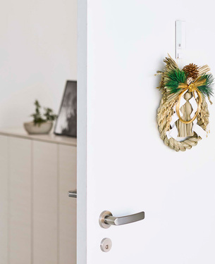 人気商品 正月飾り 玄関飾り 水引き 豪華 喜春 しめ縄飾り和モダンお正月飾り 玄関 注連縄リース 日光飾り自宅用 マンション 室内 ドアおしゃれアレンジ赤白黄正月飾り- メルカリ