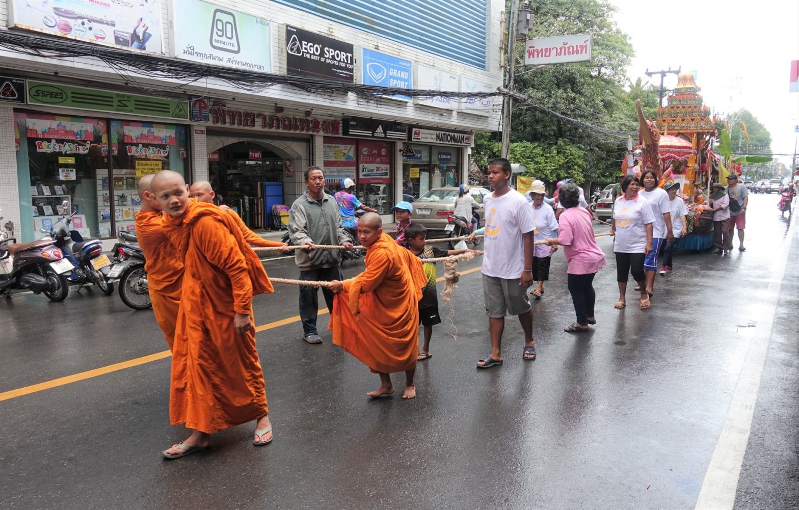 タイのお祭り ロイクラトン祭り – スースーデリ