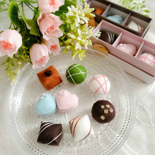 フェルト*ハンドメイド*リース*タペストリー*壁飾り*手作り*ハート*バレンタイン*うさぎ*チョコ*スィーツ*お菓子*マリトッツォ*マカロンdetalles del artículoJDirectItems AuctionOne Map by FROM JAPAN