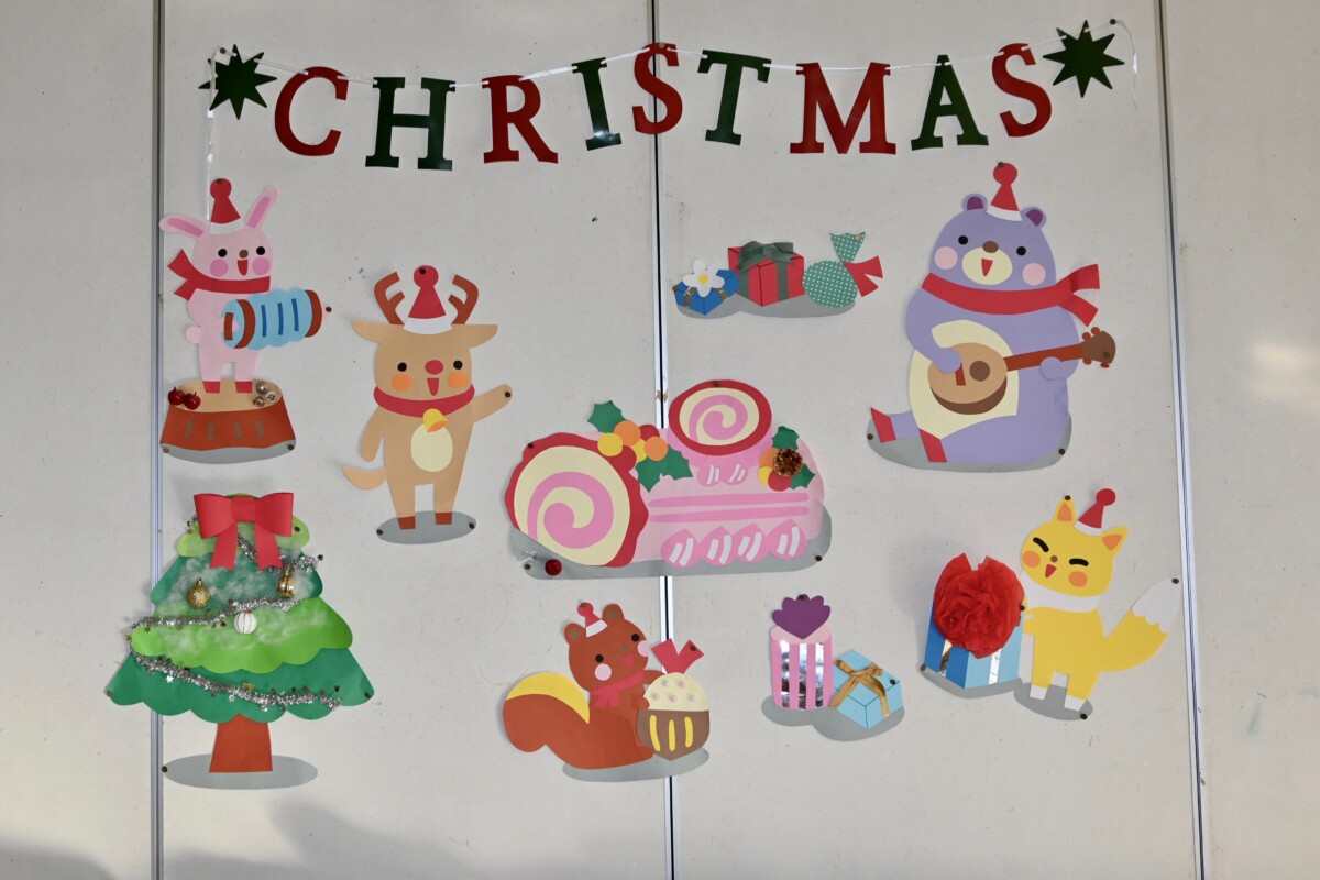 クリスマスリース製作キット② リース 壁面飾り 保育 冬製作 12月 - moco＊CRAFTminne byGMOペパボ国内最大級のハンドメイド・手作り通販サイト