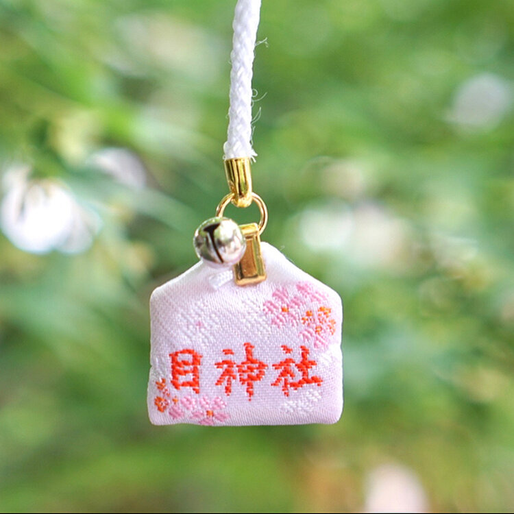 Amazon.co.jp: 行田八幡神社 目神社 目お守り めめ 目黒蓮 : おもちゃ