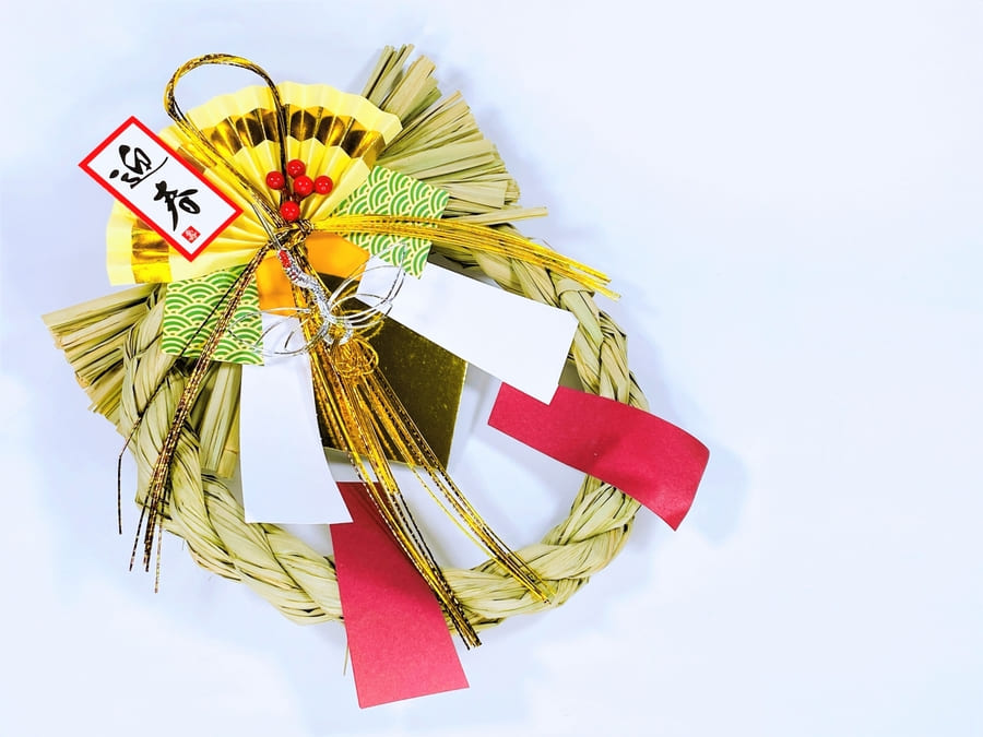 玄関飾り スワッグを真鍮フックとはがせる両面テープで扉に掛けました 魔法のテープ 極 3cm幅わが家のここち