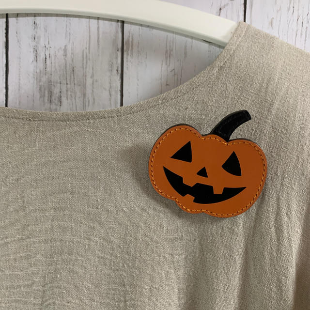 ヴィンテージジュエリー 不気味なジャック・オー・ランタン カボチャ 噛みつき 黒猫のしっぽ ハロウィン ピンブローチ - Etsy 日本