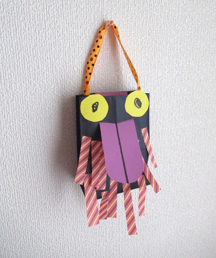 工作 舌がベロン♪ハロウィーンにどうぞ！ 紙袋のオバケバッグ保育士を応援する情報サイト 保育と暮らしをすこやかに ほいくらし