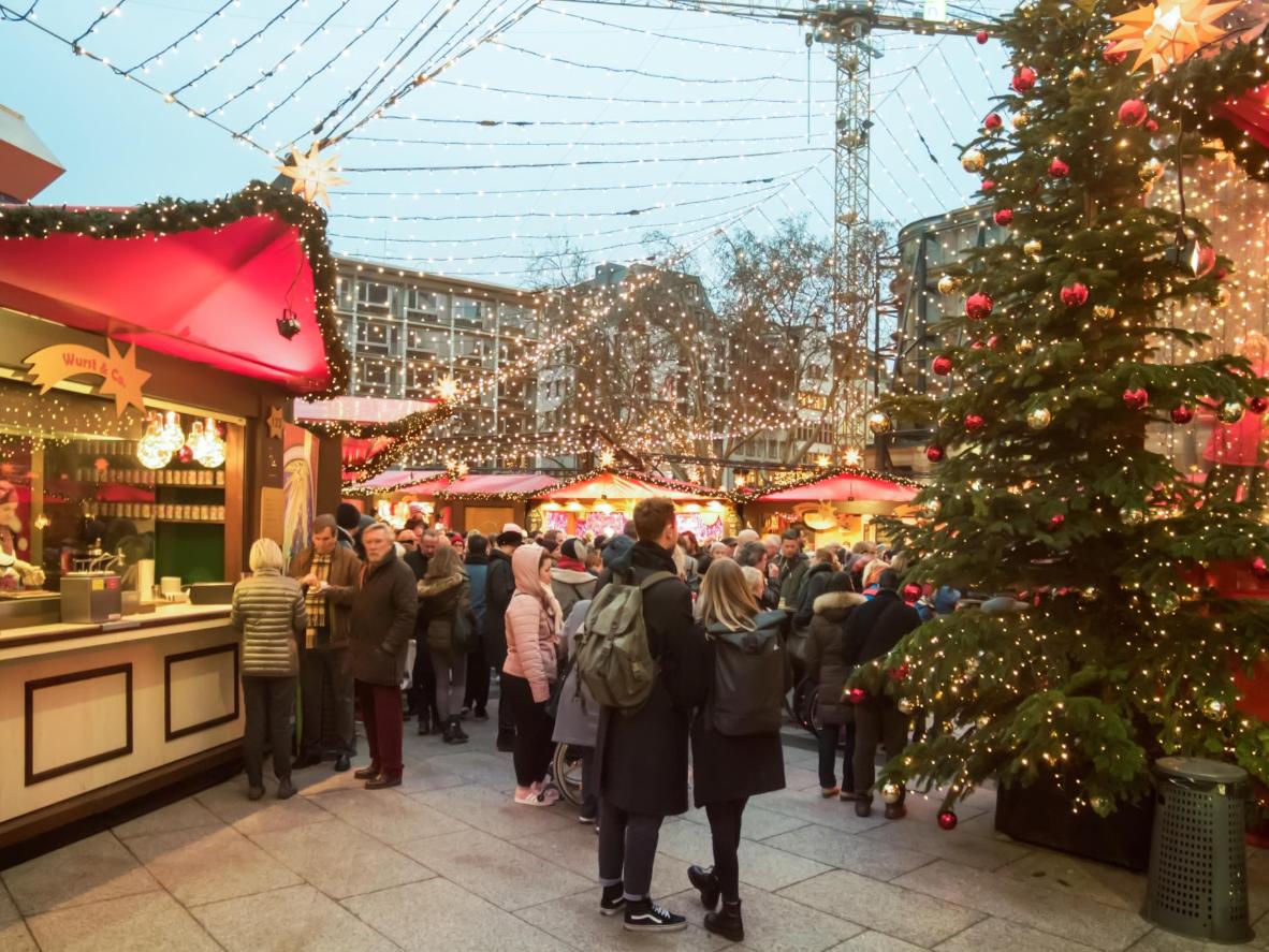2021年の「クリスマスマーケット in 横浜赤レンガ倉庫」で本場ドイツを体感！ 横浜の最新情報＆取材レポート 公式 横浜市観光情報サイト -Yokohama Official Visitors' Guide
