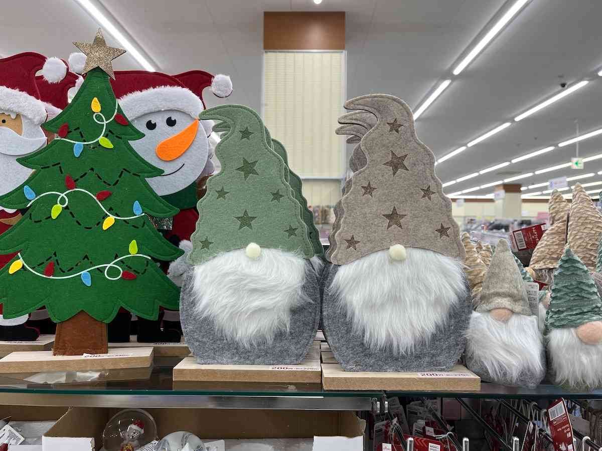 クリスマスの飾り付けも100均ダイソーのインテリアグッズで