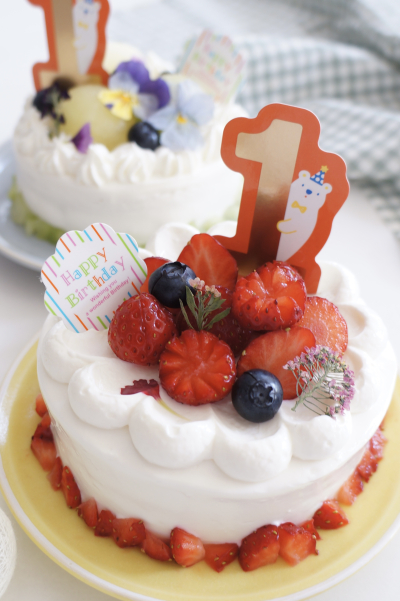 1歳の誕生日 ミニお子様ランチとミニケーキyananyokinyoki やなにょきにょき