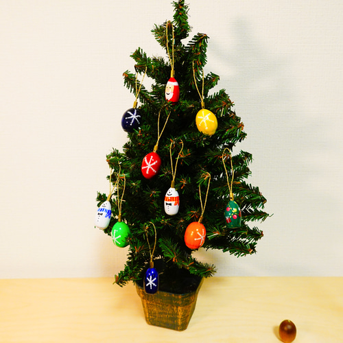 クリスマスシーズンに最適！どんぐりや松ぼっくりを使った簡単ハンドメイド♪キナリノ