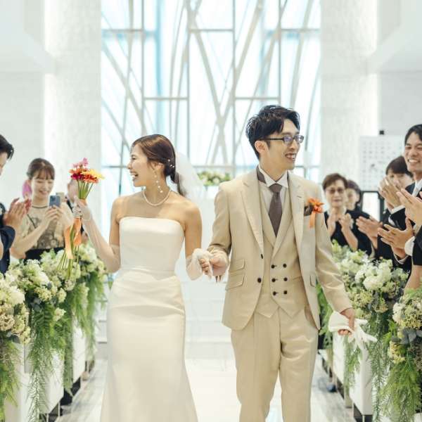 月周回旅行に日本人女性、米実業家の夫と参加へ 第１弾の前沢友作さんに続き : 読売新聞