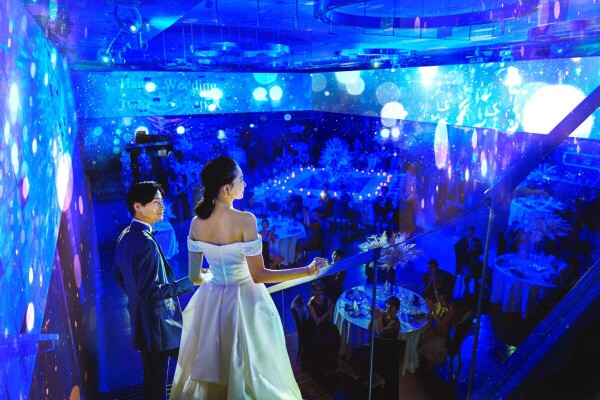 新潟駅から徒歩10分🍃 完全全天候型の空間で過ごす自然体Wedding 3万個のレンガが積み上げられた圧巻のチャペルは 一度見ると忘れられない2024年にリニューアルしたばかりの披露宴会場は 明るく開放的な空間でトレンド感満載🌷 ブライダルフェアでは特別試食付き！ ぜひ