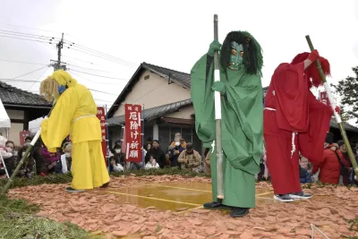 Amazon.co.jp: 長期保管品万代舞 第三十二回新穀感謝祭記念 踊り 絵皿 飾り皿壁掛け 皿立付 縁起物 伊勢神宮 伊勢参拝 日本舞踊 :おもちゃ