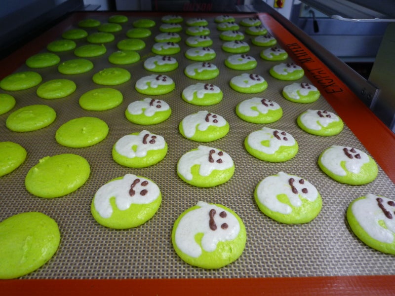 名入れマカロン ハロウィン ギフト 8個入 名入れ メッセージ 手描き イラスト かわいい 誕生日 お祝い 退職 お菓子 お礼 おしゃれ 退職 異動産休 挨拶 菓子折り 詰め合わせ 内祝い 結婚内祝い 御礼 お返し アニマル スイーツ ありがとう halloweenハロウィンスイーツ